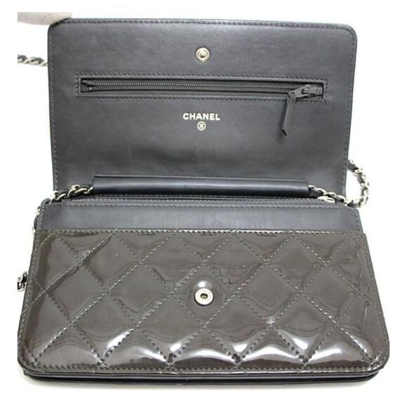 Chanel Matelasse Chain Wallet SV Metal Fittings Patent Black - Picture 3 of 7
